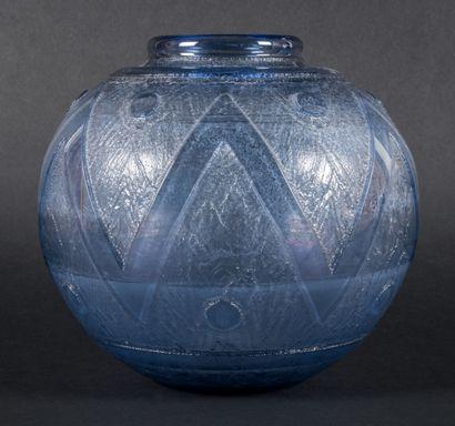 Vase Daum en berre bleuté